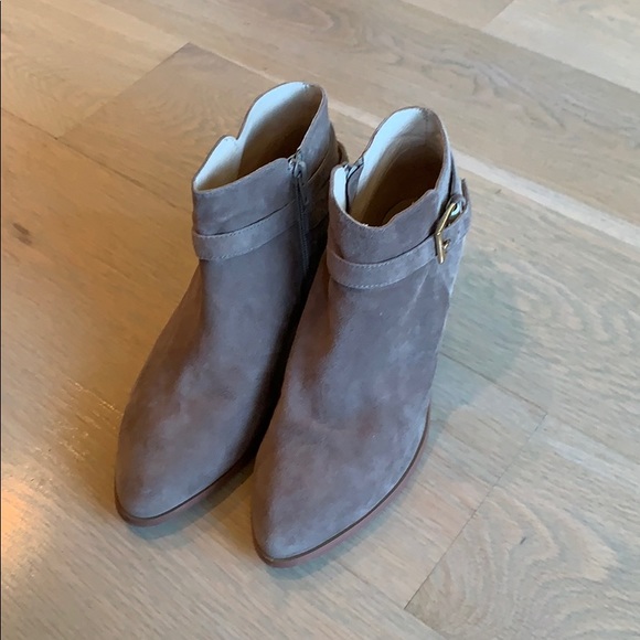 Fawn suede Barneys New York ankle boots - Picture 2 of 4